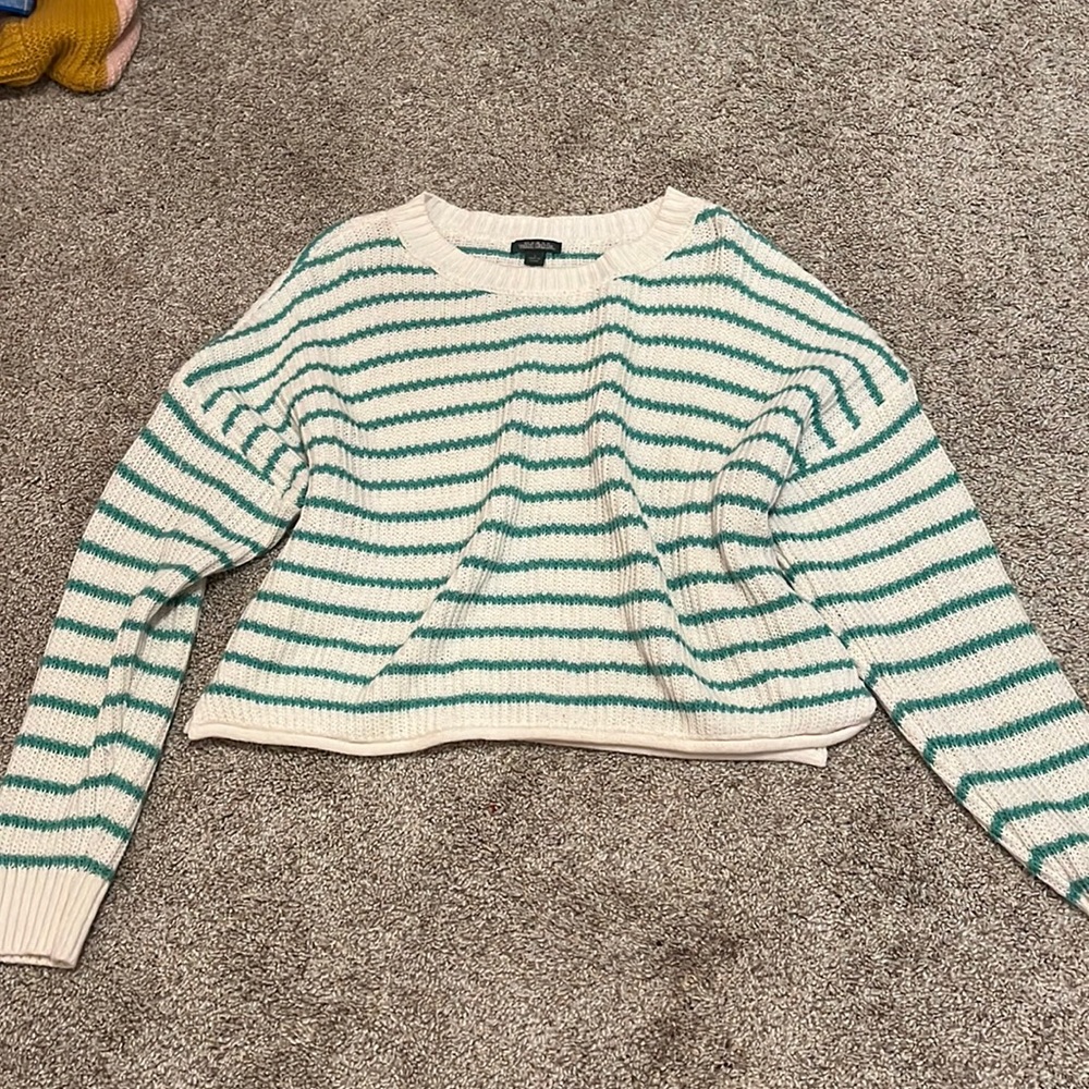 STRIPED CROPPED SWEATER
